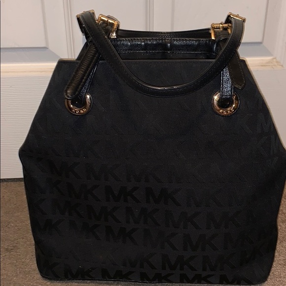 Michael Kors Handbags - Michael Kors Purse